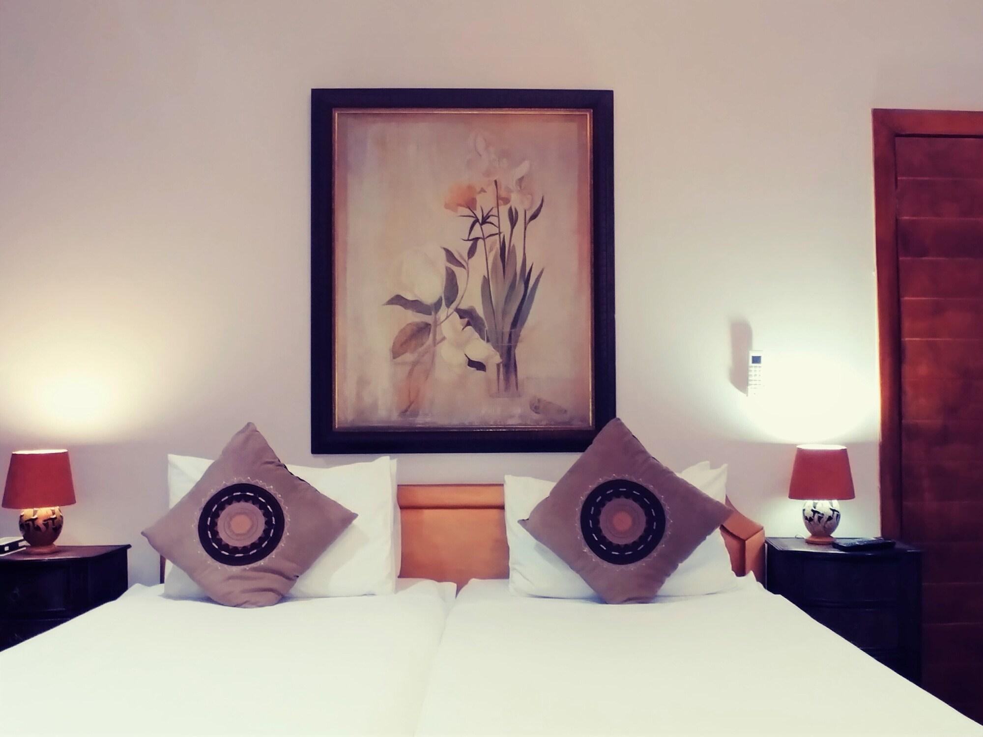 Winelands Villa Guesthouse And Cottages Somerset West Exteriör bild